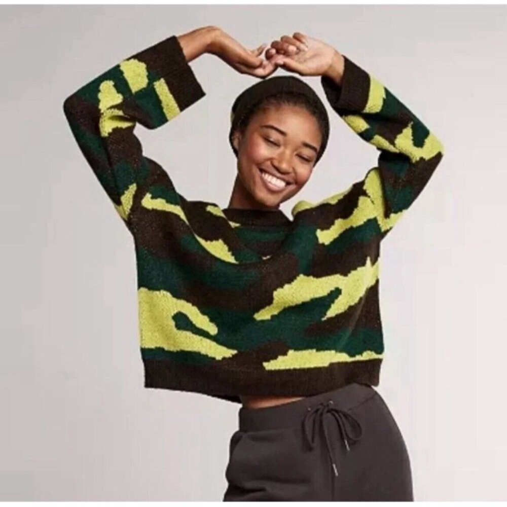 NWT Yummy camo oversized easy crewneck sweater